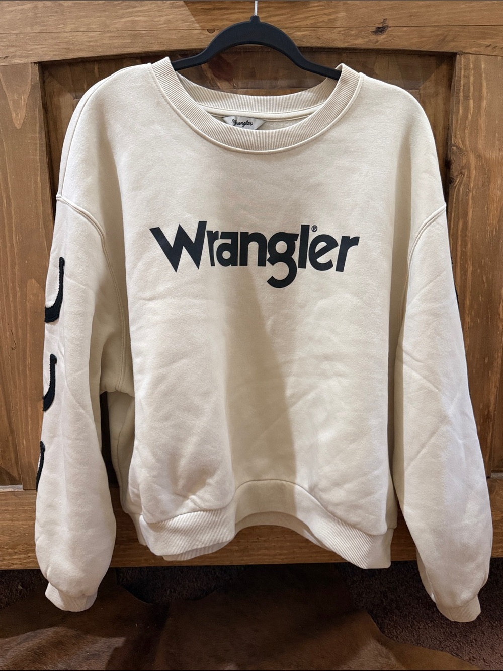 Wrangler Cream Crewneck Sweatshirt with Black Logo